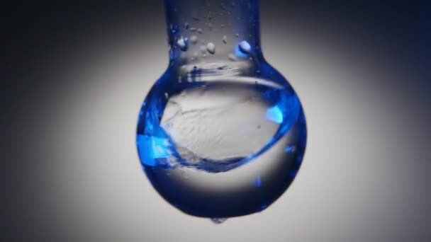 Clear Water Shining Spots Twisted Flask Mediacal Lab Astonishing Macro — Stock Video