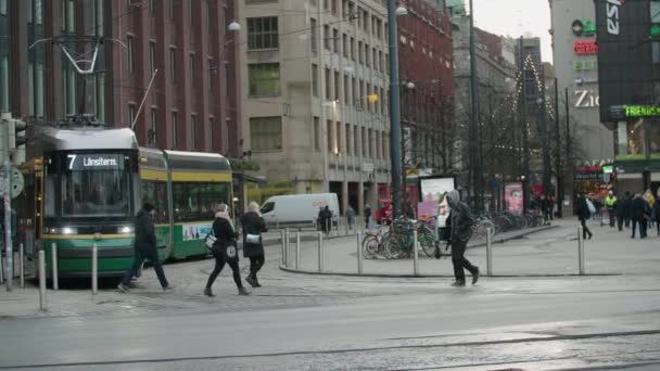 Helsinki Finlândia Dezembro 2019 Vista Original Uma Rua Moderna Helsinque — Vídeo de Stock