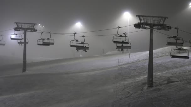 Esquiadores Alegres Subindo Assentos Teleférico Estância Esqui Levi Finlândia Inverno — Vídeo de Stock