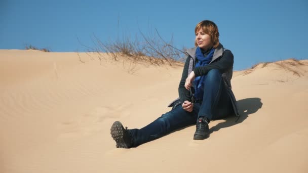 Stylish Female Tourist Sitting Hot Desert Smiling Sunny Day Spring — Stock Video
