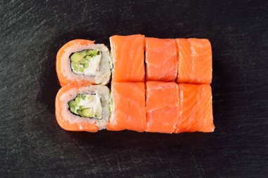 Somon, salatalık ve peynir o Philadelphia suşi rulo