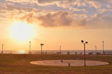 Tel Aviv, İsrail için sahilde günbatımı