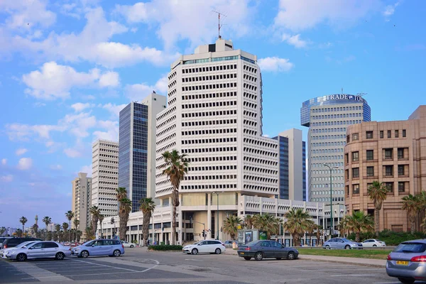 TEL AVIV, ISRAEL- APRIL, 2017: Herbert Samuel st. the center of — Stock Photo, Image