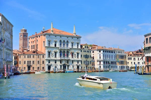 VENICE; ITALY - MAY; 2017: Каналы в Венеции . — стоковое фото
