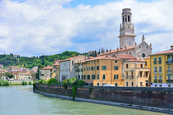 Weergave van Verona, populaire plaats van het zicht van de oude stad — Stockfoto