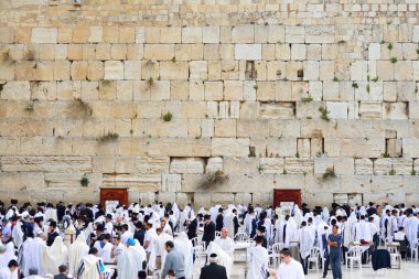 Jerusalem, İsrail - Nisan 2017: Western duvar ya da ağlama duvarı en kutsal Yahudilik eski şehir Kudüs, İsrail için yerdir.