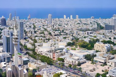Tel Aviv, İsrail - Nisan, 2017: Hava panoramik şehir bina ve özel evler.