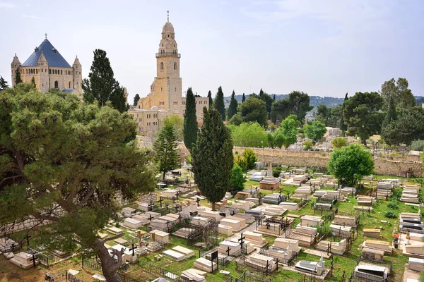 Armeense begraafplaats door St. James Cathedral Church in Jeruzalem, Israël — Stockfoto