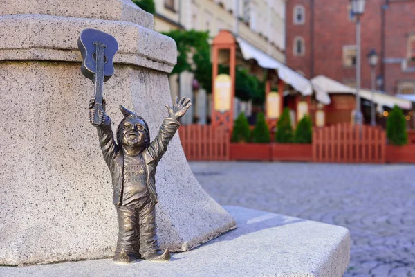 WROCLAW, POLAND - JUNE, 2017: Wroclaw, a miniature statue of a g — Stock Photo, Image