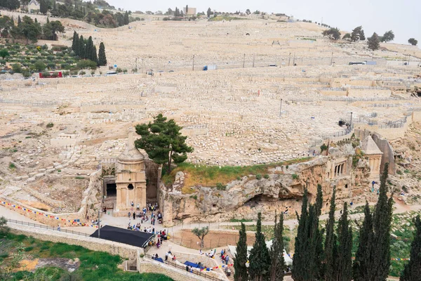 Mount of Olives, Silwan nekropol de dahil olmak üzere üzerinde Yahudi Mezarlığı Kudüs'te en eski mezarlıktır. — Stok fotoğraf