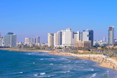 Tel Aviv, İsrail - Nisan, 2017: kıyıdan moder için görüntüleyin.