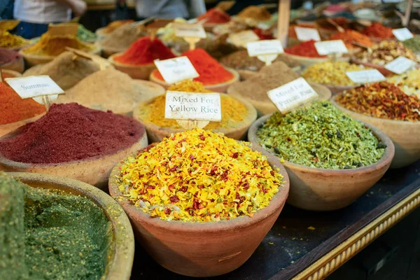 시 바 자에서 판매에 요리 향신료 — 스톡 사진