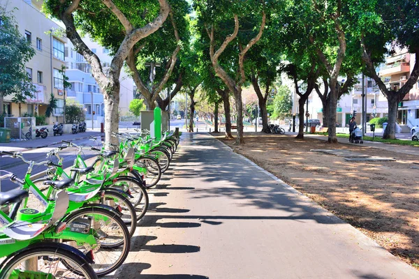 TEL AVIV, ISRAEL - ABRIL, 2017: Vista da avenida Rothschild i — Fotografia de Stock