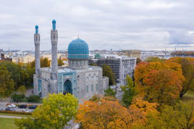 Katedral Camii 'nin yukarısından görüntüle (kuadkopterden çekim). Saint-Petersburg, Rusya