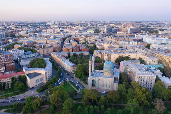 Katedral Camii 'nin yukarısından görüntüle (kuadkopterden çekim). Saint-Petersburg, Rusya — Stok fotoğraf