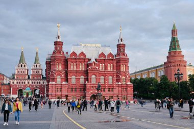 Moskova, Rusya - Ağustos 2019: Moskova 'da Kızıl Meydan üzerine Devlet Tarihi Müzesi