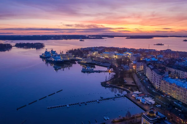 Helsinki. Finlandia. Vista panoramica della città dal Golfo di Finlandia, vista aerea — Foto Stock