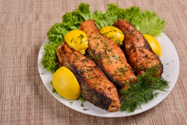 Marul Limonlu Kızarmış Balık Restoran Menüsü Konsepti — Stok fotoğraf