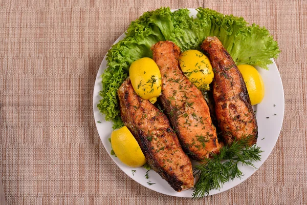 Marul Limonlu Kızarmış Balık Restoran Menüsü Konsepti — Stok fotoğraf