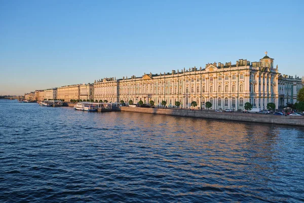Widok Pałac Zimowy Sankt Petersburgu Rzeki Neva Rosja — Zdjęcie stockowe