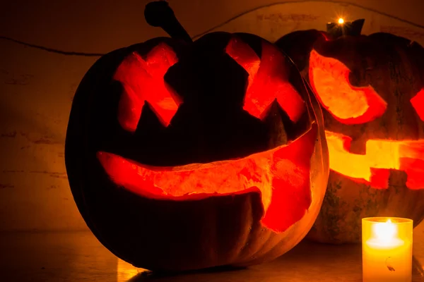 Cadılar Bayramı korkutucu yüz balkabağı 