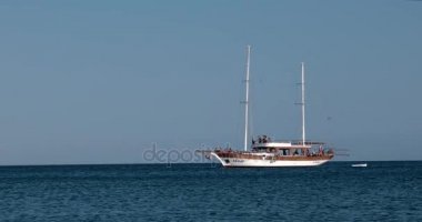 Gulet yat Akdeniz Bay denizde demirlemiş turist