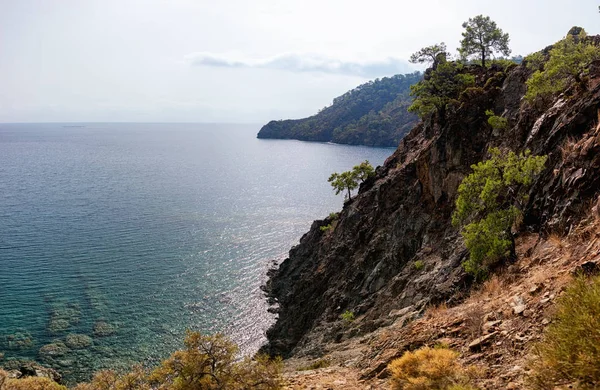 Bahía aislada en el mar Mediterráneo turco, Turquía, Vistas fr — Foto de Stock