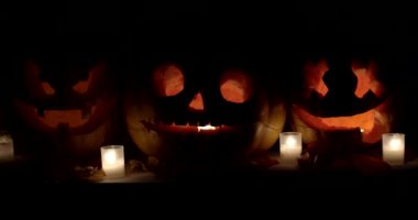 Korkunç tatil Halloween closeup parlayan kabak oyma. Jack-O-Lantern