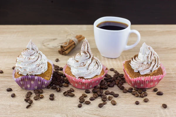 ev yapımı tiramisu cupcakes