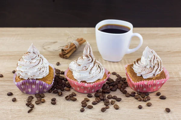 ev yapımı tiramisu cupcakes