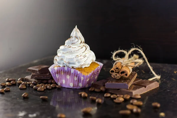 ev yapımı tiramisu cupcakes