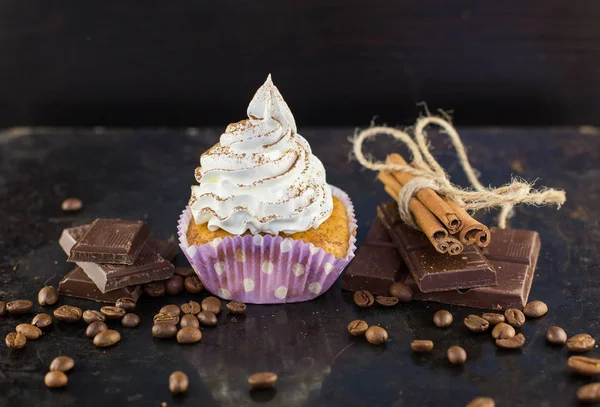 ev yapımı tiramisu cupcakes