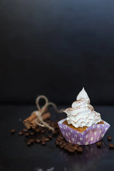 Tiramisu cupcakes homemade — Stock Photo, Image