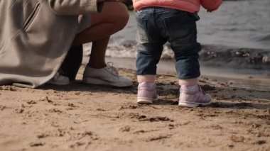 Sarıl anneye ve denizin küçük kızına