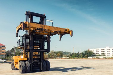Ağır forklift kamyon, gemi yard., konteyner forklift.