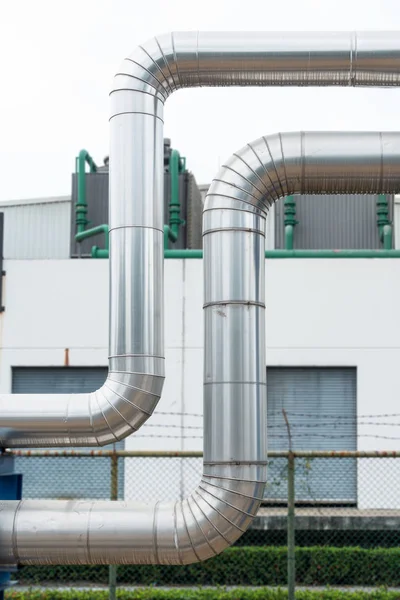 Buhar dağıtım ardışık düzeni ve izolasyon kapağı.