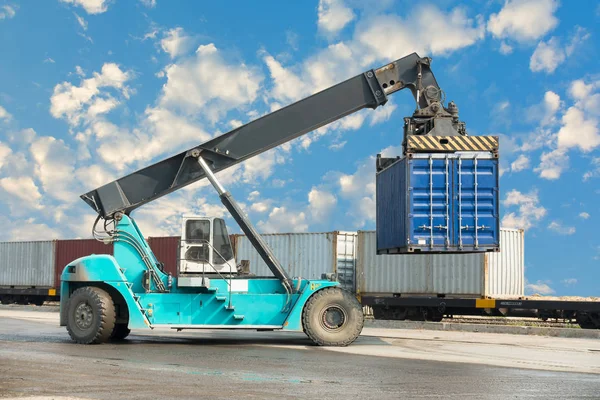 Container unloading truck in logistics yard. — Stock Photo, Image