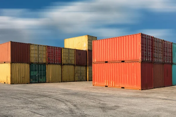 Handling stack of container shipping, Transportation business. — Stock Photo, Image