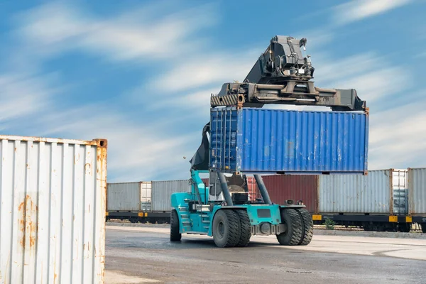 Container lifting truck in the storage yard. — Stock Photo, Image