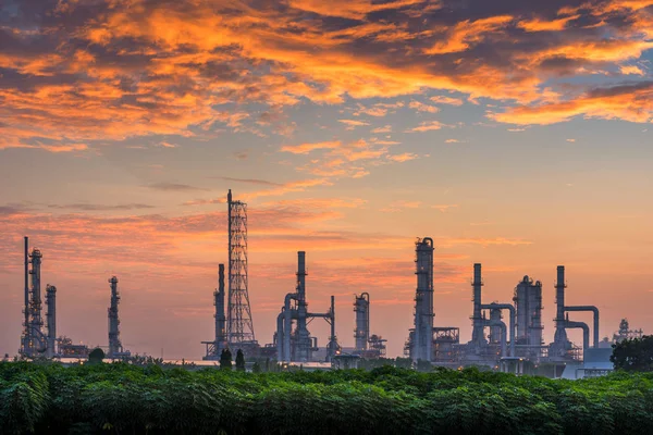 Refinaria de petróleo para a fábrica de petróleo e gás — Fotografia de Stock