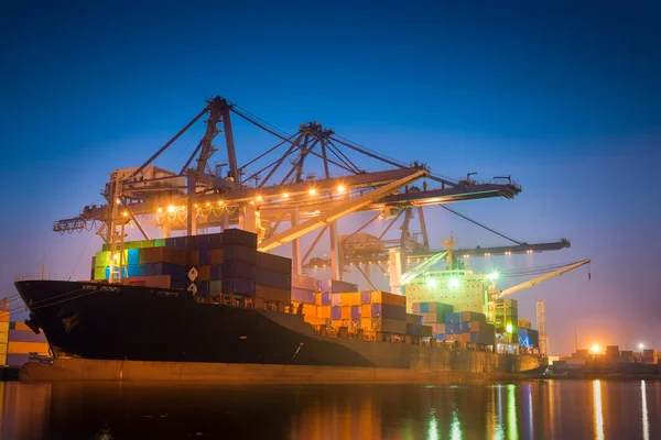 Verzending van de terminal en scheepswerf, Business vervoer — Stockfoto