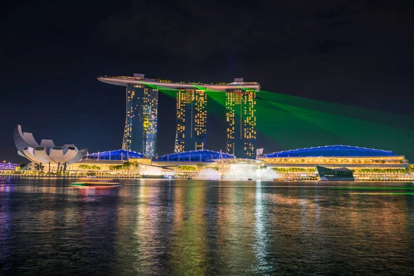 Singapur - 23 Ekim 2016: Aydınlatmak, Marina Bay kum