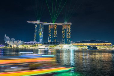 Singapur - 23 Ekim 2016: Aydınlatmak, Marina Bay kum.