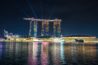 Singapur - 23 Ekim 2016: Aydınlatmak, Marina Bay kum