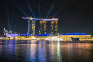 Singapur - 23 Ekim 2016: Aydınlatmak, Marina Bay kum