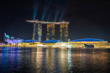 Singapur - 23 Ekim 2016: ışık gösterisi, Marina Bay kum