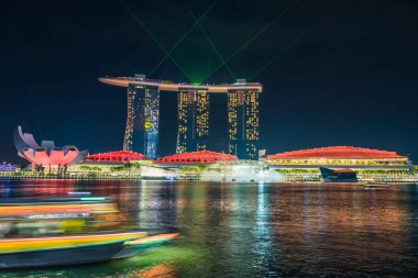 Singapur - 23 Ekim 2016: ışık gösterisi, Marina Bay kum