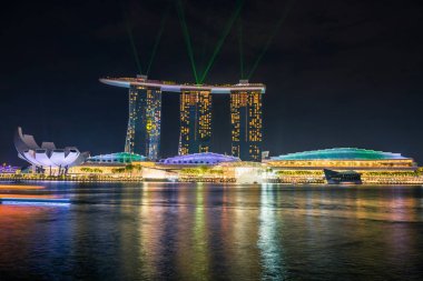 Singapur - 23 Ekim 2016: ışık gösterisi, Marina Bay kum