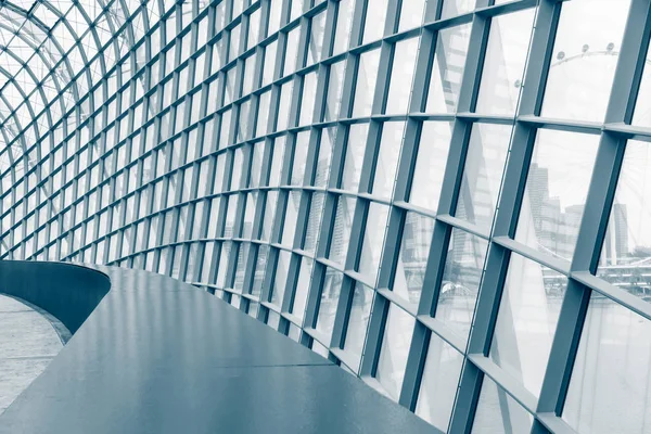 Structure of steel frame with glass in gardent dome, Geometric — Stock Photo, Image