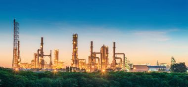 Rafineri petrol ve gaz tesisi alacakaranlıkta